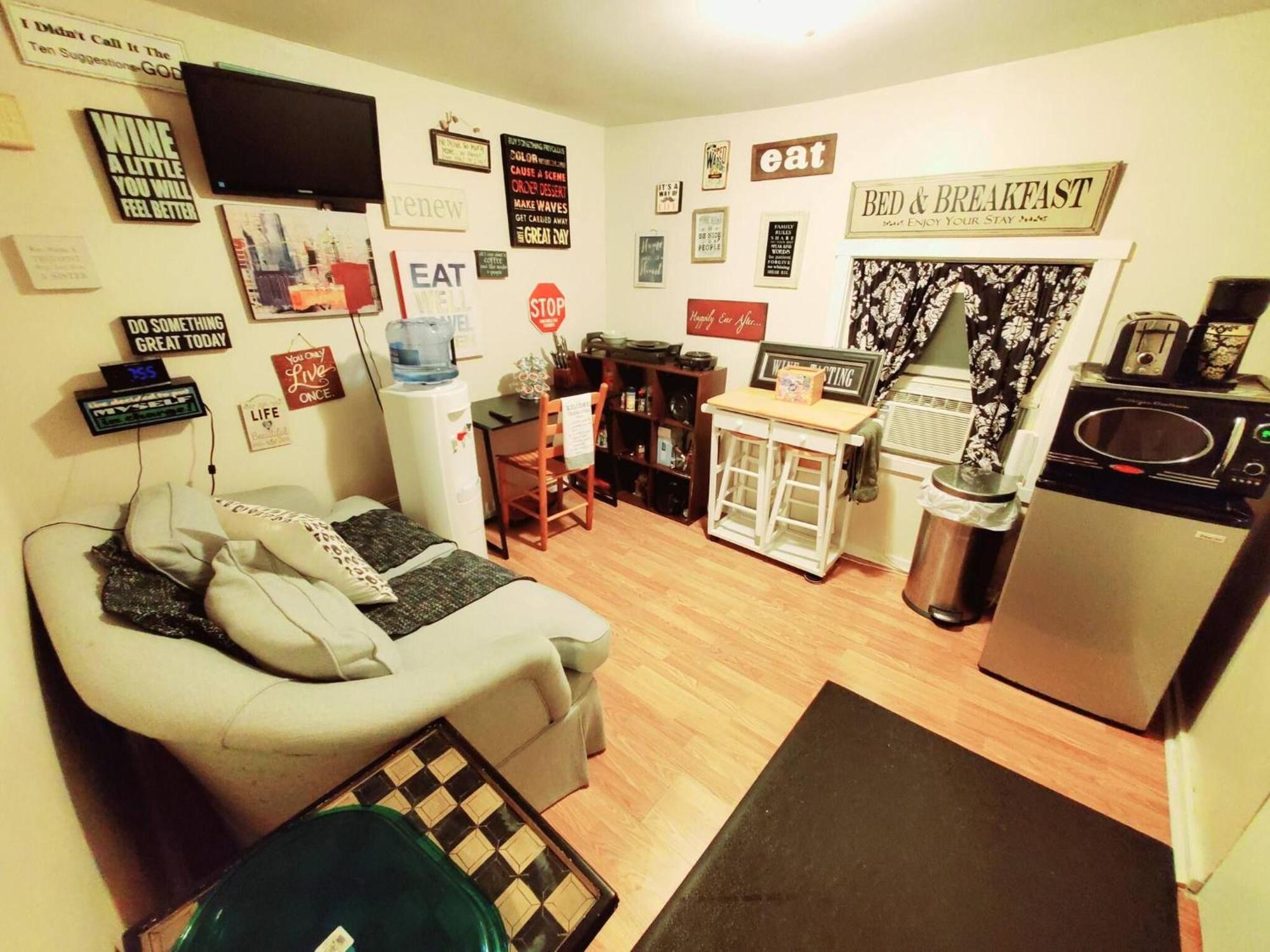 Room In Guest Room - Black-White Rm By Yale U نيو هافن المظهر الخارجي الصورة