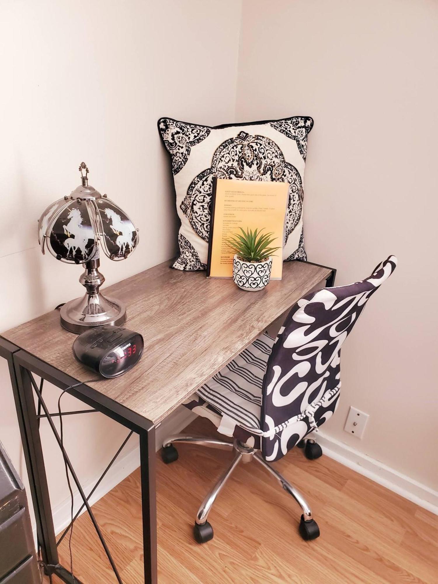 Room In Guest Room - Black-White Rm By Yale U نيو هافن المظهر الخارجي الصورة
